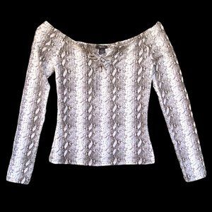 Rue 21 cropped snake print lace up chest top shirt M off shoulder‎